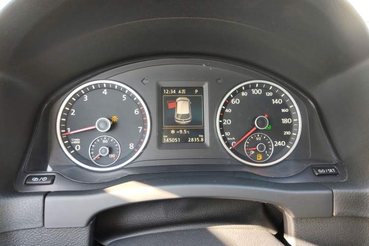 Used Volkswagen Tiguan 2015 1.8TSI Automatic All-Wheel-Drive Luxury Model Instrument Cluster
