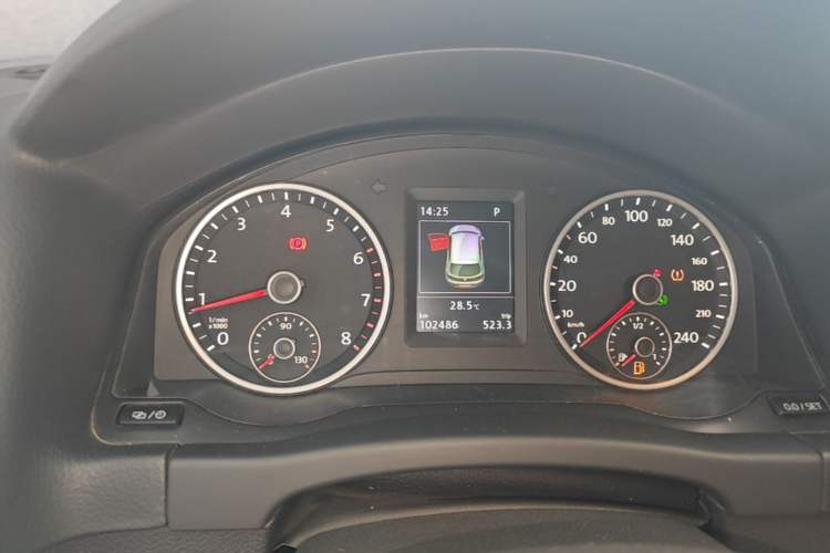 Used Volkswagen Tiguan 2015 1.8TSI Automatic Two-Wheel Drive Luxury Model Instrument Cluster