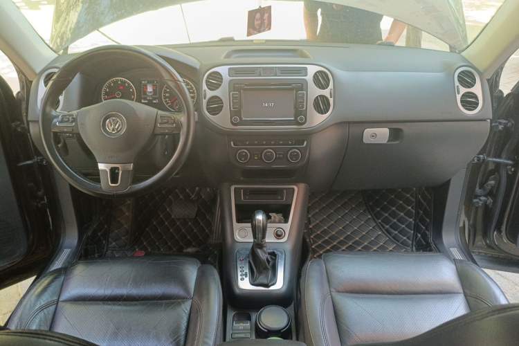 Used Volkswagen Tiguan 2015 1.8TSI Automatic Two-Wheel Drive Luxury Model Interior 2