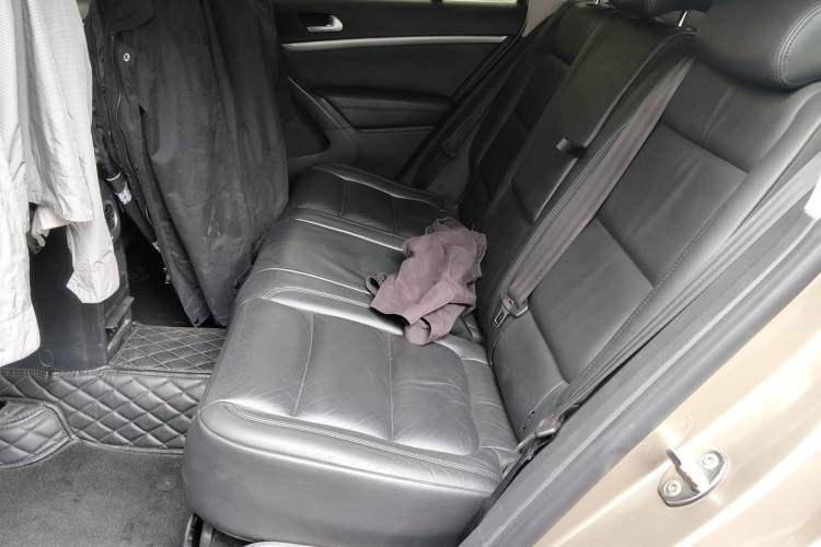Used Volkswagen Tiguan 2015 1.8TSI Automatic Two-Wheel Drive Comfort Edition Interior 4