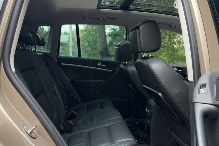 Used Volkswagen Tiguan 2015 2.0 TSI Comfort Edition Interior 7