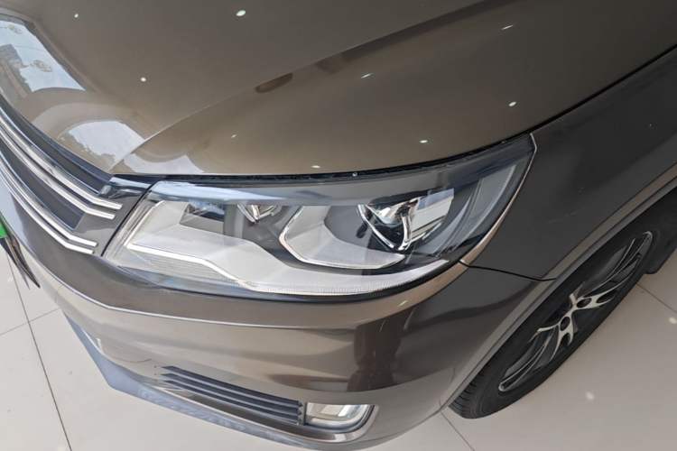 Used Volkswagen Tiguan 2015 1.8TSI Automatic Two-Wheel Drive Luxury Model Left Front Headlight