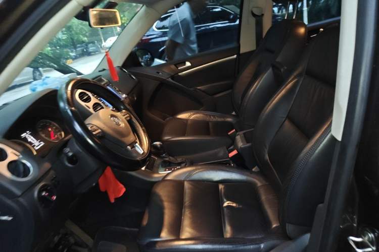 Used Volkswagen Tiguan 2015 1.8TSI Automatic Two-Wheel Drive Comfort Edition Left Front Seat