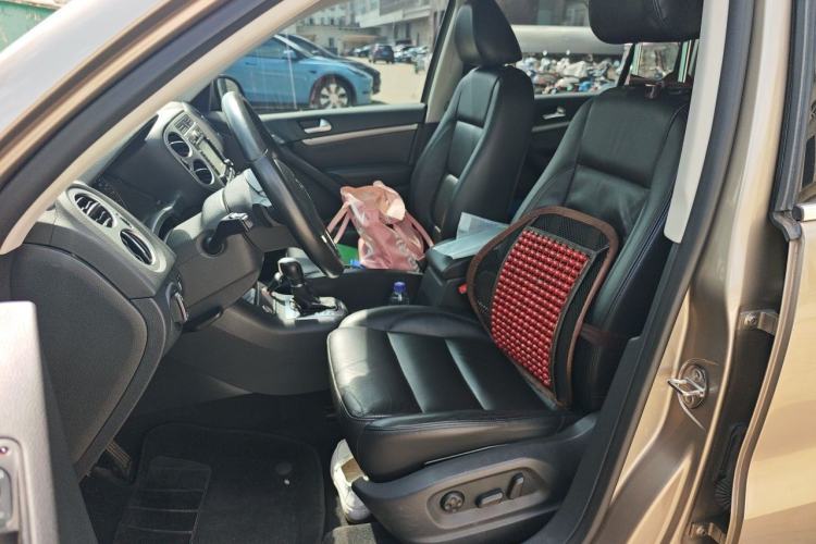 Used Volkswagen Tiguan 2015 1.8TSI Automatic All-Wheel-Drive Luxury Model Left Front Seat