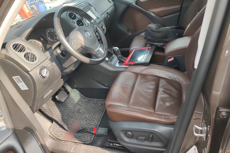 Used Volkswagen Tiguan 2015 2.0 TSI Comfort Edition Left Front Seat