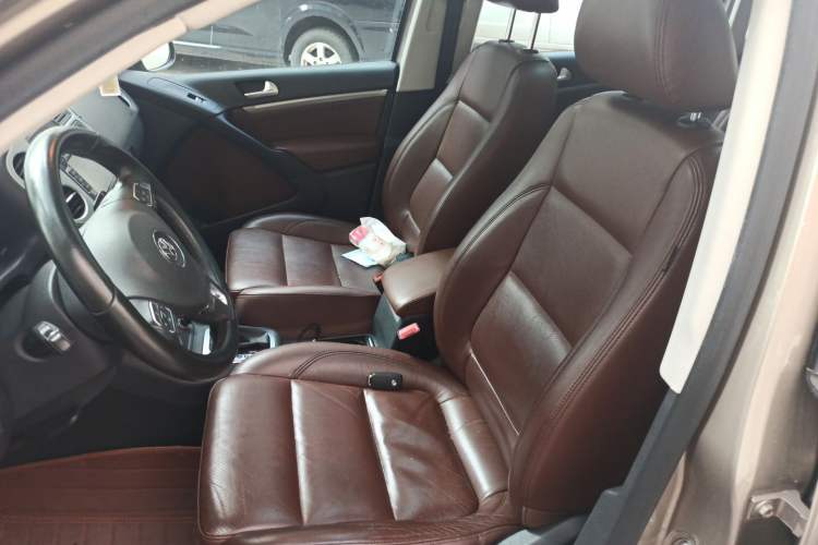 Used Volkswagen Tiguan 2015 1.8TSI Automatic All-Wheel-Drive Luxury Model Left Front Seat