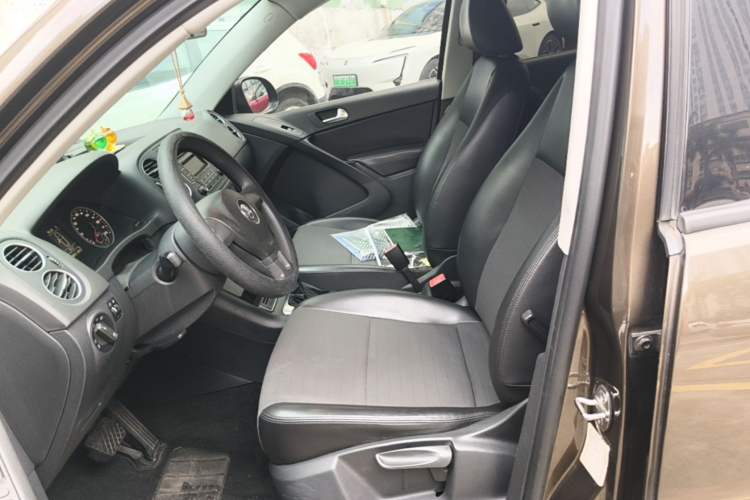 Used Volkswagen Tiguan 2015 1.8TSI Automatic Two-Wheel Drive Trend Edition Left Front Seat