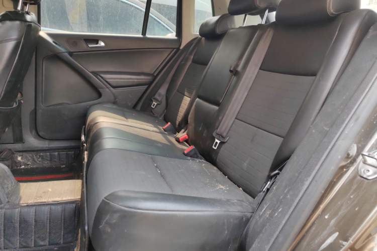 Used Volkswagen Tiguan 2015 1.8TSI Automatic Two-Wheel Drive Trend Edition Left Rear Seat