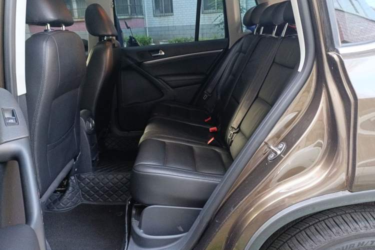 Used Volkswagen Tiguan 2015 1.8TSI Automatic Two-Wheel Drive Luxury Model Left Rear Seat
