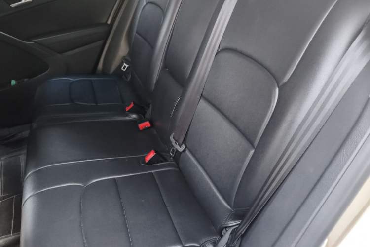 Used Volkswagen Tiguan 2015 1.8TSI Automatic Two-Wheel Drive Trend Edition Left Rear Seat