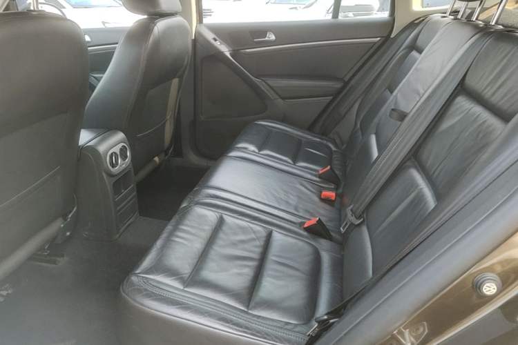 Used Volkswagen Tiguan 2015 1.8TSI Automatic Two-Wheel Drive Comfort Edition Left Rear Seat