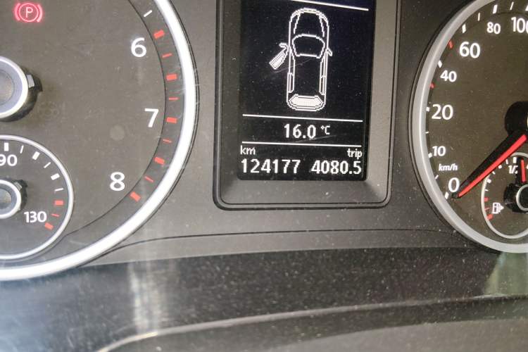 Used Volkswagen Tiguan 2015 1.8TSI Automatic Two-Wheel Drive Comfort Edition Odometer Close Up