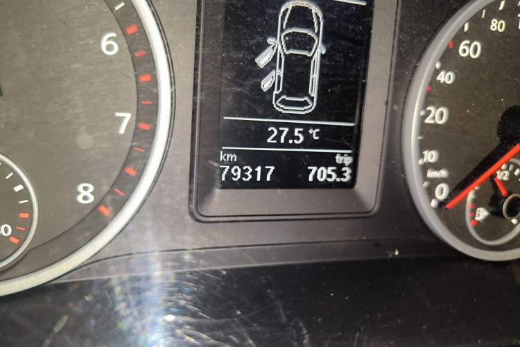 Used Volkswagen Tiguan 2015 1.8TSI Automatic Two-Wheel Drive Comfort Edition Odometer Close Up