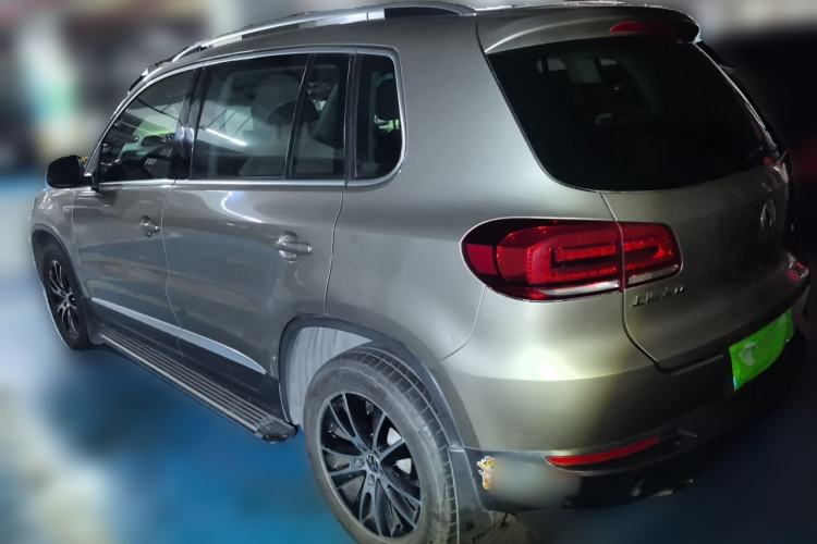 Used Volkswagen Tiguan 2015 1.8TSI Automatic Two-Wheel Drive Luxury Model Rear Left 45 Deg