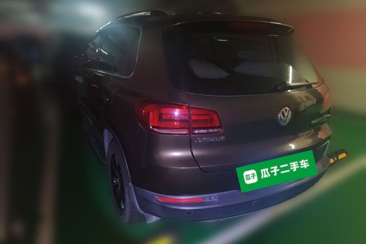 Used Volkswagen Tiguan 2015 1.8TSI Automatic All-Wheel-Drive Luxury Model Rear Left 45 Deg