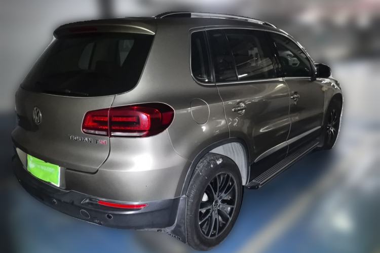 Used Volkswagen Tiguan 2015 1.8TSI Automatic Two-Wheel Drive Luxury Model Rear Right 45 Deg