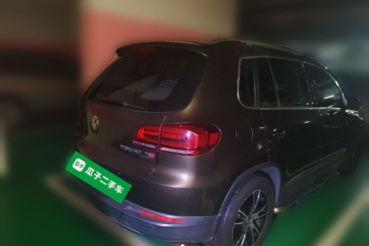 Used Volkswagen Tiguan 2015 1.8TSI Automatic All-Wheel-Drive Luxury Model Rear Right 45 Deg