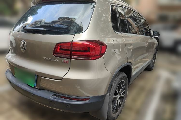 Used Volkswagen Tiguan 2015 1.8TSI Automatic Two-Wheel Drive Luxury Model Rear Right 45 Deg