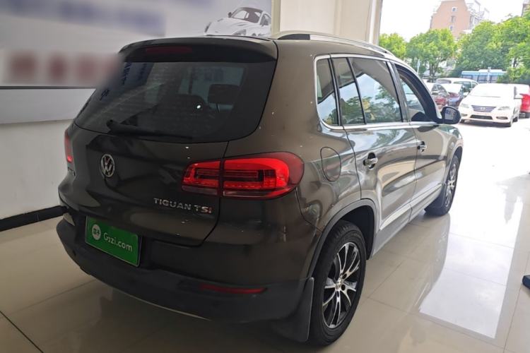 Used Volkswagen Tiguan 2015 1.8TSI Automatic Two-Wheel Drive Luxury Model Rear Right 45 Deg