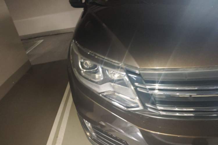 Used Volkswagen Tiguan 2015 1.8TSI Automatic Two-Wheel Drive Trend Edition Right Front Headlight
