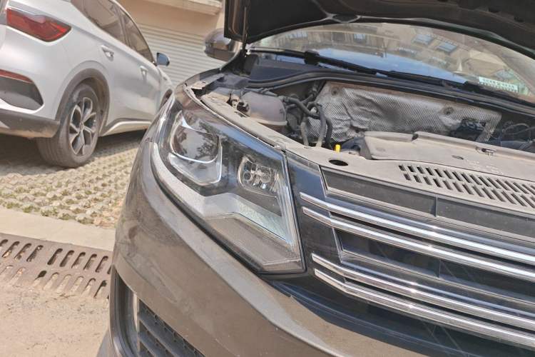 Used Volkswagen Tiguan 2015 1.8TSI Automatic Two-Wheel Drive Comfort Edition Right Front Headlight