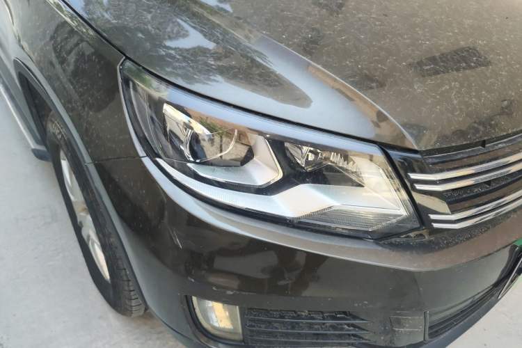 Used Volkswagen Tiguan 2015 1.8TSI Automatic Two-Wheel Drive Trend Edition Right Front Headlight