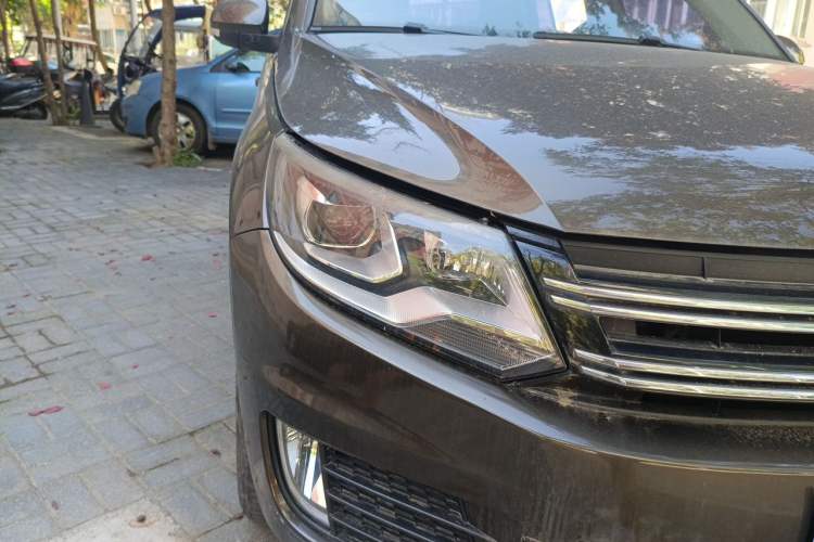 Used Volkswagen Tiguan 2015 1.8TSI Automatic Two-Wheel Drive Luxury Model Right Front Headlight