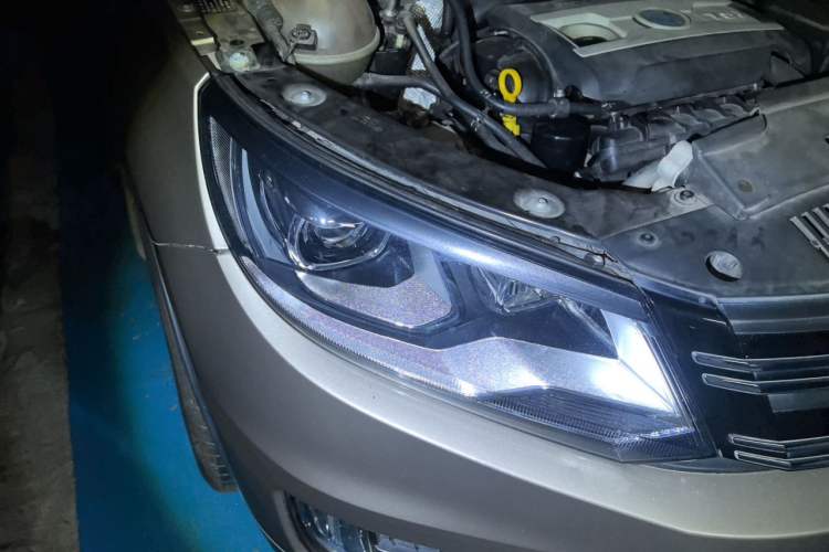 Used Volkswagen Tiguan 2015 1.8TSI Automatic Two-Wheel Drive Luxury Model Right Front Headlight