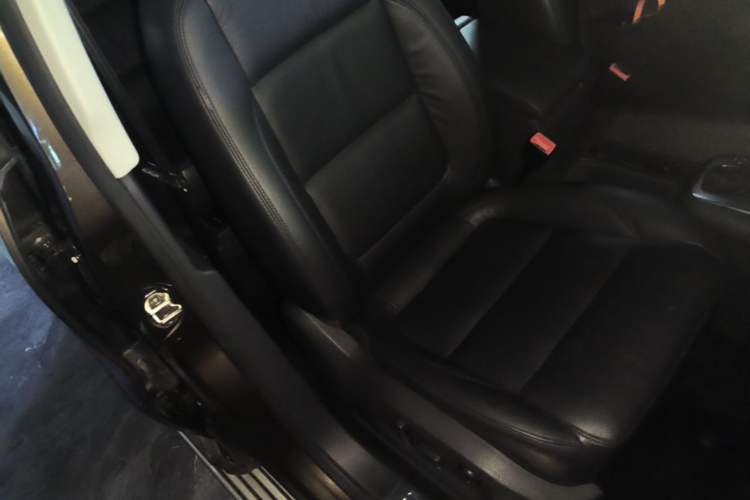 Used Volkswagen Tiguan 2015 1.8TSI Automatic Two-Wheel Drive Comfort Edition Right Front Seat