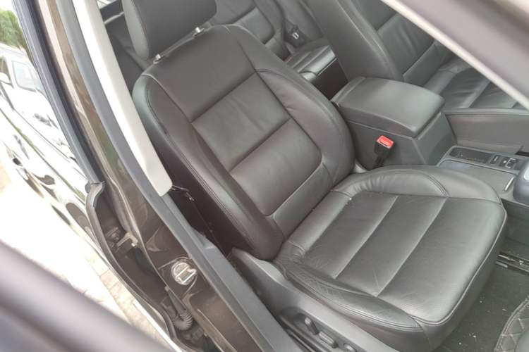 Used Volkswagen Tiguan 2015 1.8TSI Automatic Two-Wheel Drive Luxury Model Right Front Seat
