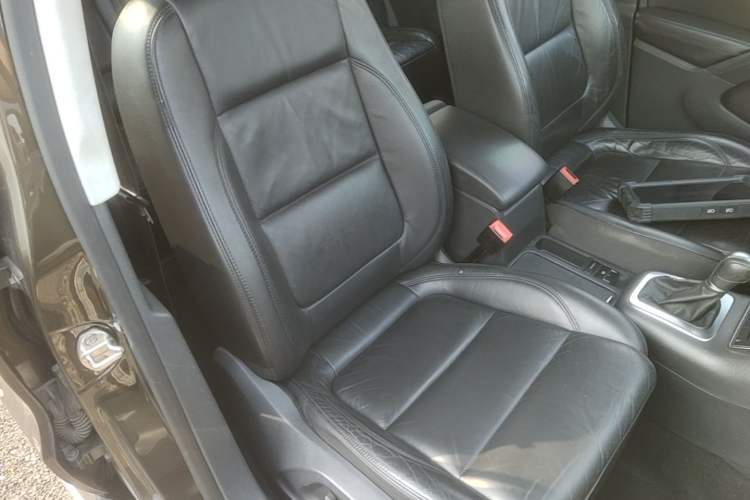 Used Volkswagen Tiguan 2015 1.8TSI Automatic Two-Wheel Drive Comfort Edition Right Front Seat