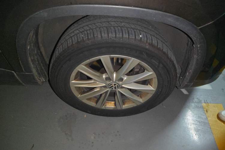 Used Volkswagen Tiguan 2015 1.8TSI Automatic Two-Wheel Drive Comfort Edition Right Front Wheel Hub