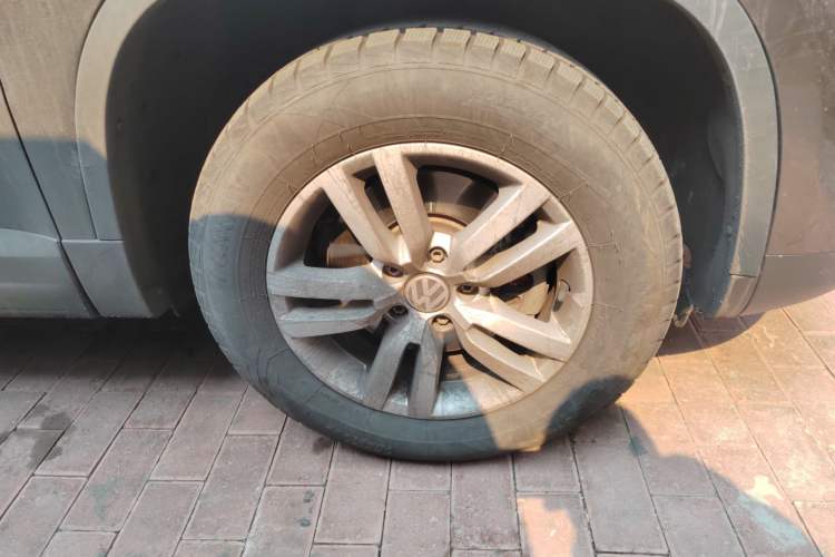 Used Volkswagen Tiguan 2015 1.8TSI Automatic Two-Wheel Drive Trend Edition Right Front Wheel Hub