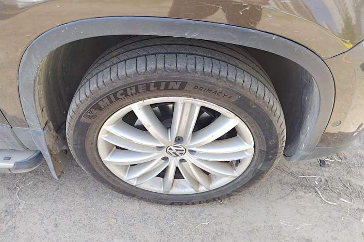 Used Volkswagen Tiguan 2015 2.0 TSI Automatic All-Wheel Drive Flagship Edition Right Front Wheel Hub