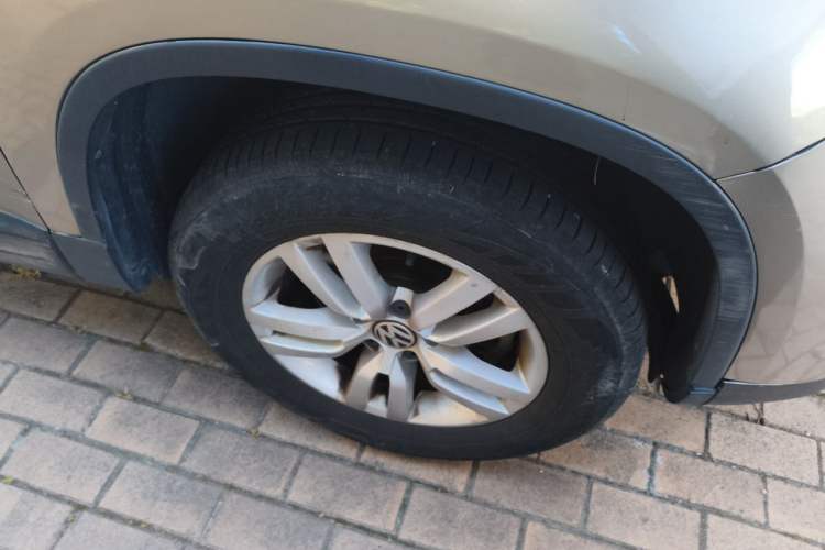 Used Volkswagen Tiguan 2015 1.8TSI Automatic Two-Wheel Drive Trend Edition Right Front Wheel Hub