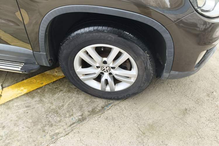 Used Volkswagen Tiguan 2015 1.8TSI Automatic Two-Wheel Drive Trend Edition Right Front Wheel Hub