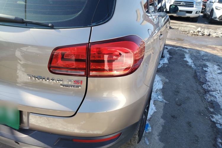 Used Volkswagen Tiguan 2015 1.8TSI Automatic All-Wheel-Drive Luxury Model Right Rear Taillight