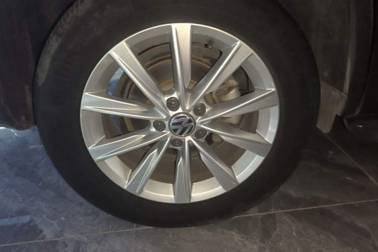 Used Volkswagen Tiguan 2015 1.8TSI Automatic Two-Wheel Drive Comfort Edition Right Rear Wheel Hub