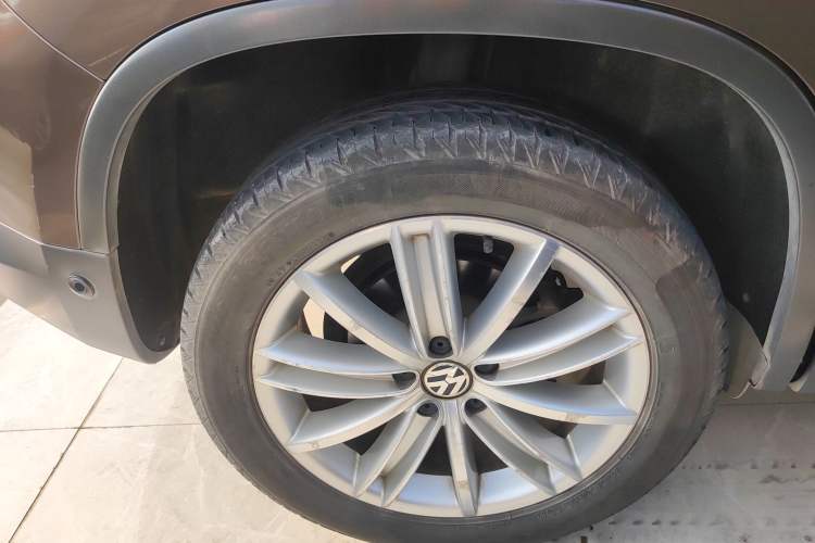 Used Volkswagen Tiguan 2015 2.0 TSI Comfort Edition Right Rear Wheel Hub