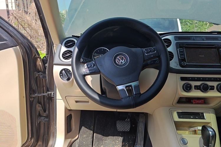 Used Volkswagen Tiguan 2015 2.0 TSI Automatic All-Wheel Drive Flagship Edition Steering Wheel