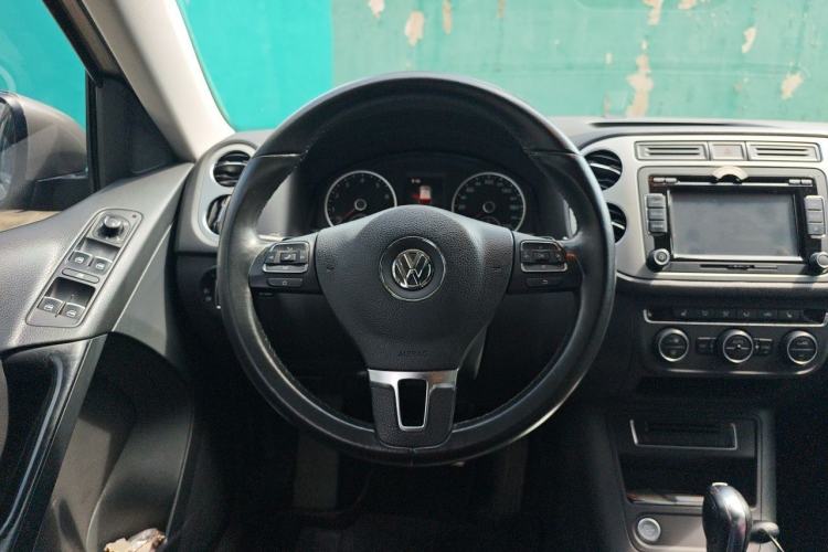 Used Volkswagen Tiguan 2015 1.8TSI Automatic All-Wheel-Drive Luxury Model Steering Wheel
