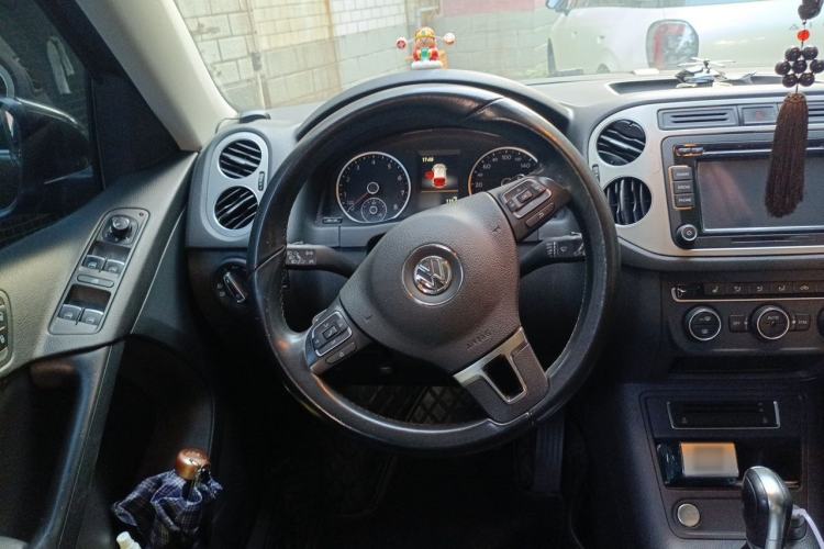 Used Volkswagen Tiguan 2015 1.8TSI Automatic Two-Wheel Drive Luxury Model Steering Wheel