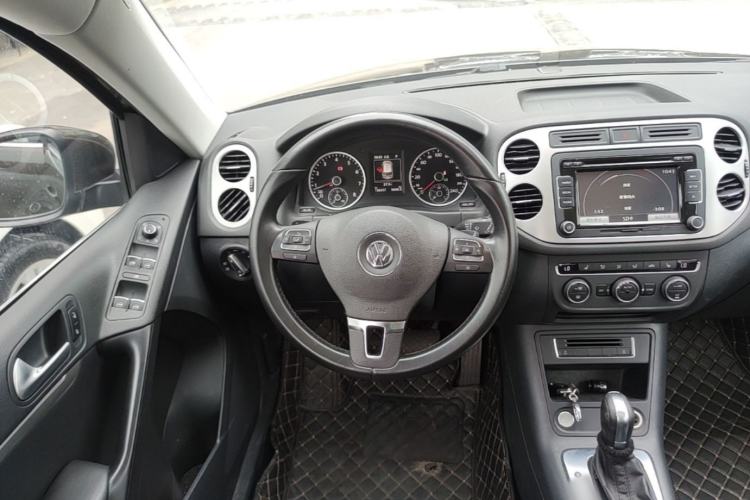 Used Volkswagen Tiguan 2015 1.8TSI Automatic Two-Wheel Drive Luxury Model Steering Wheel