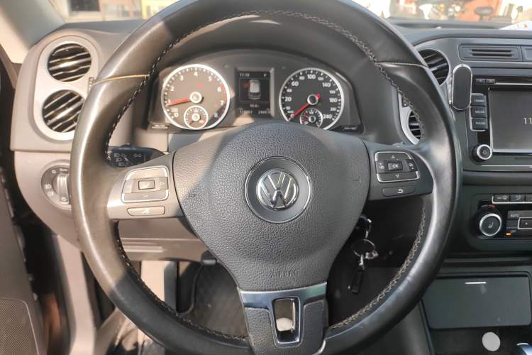 Used Volkswagen Tiguan 2015 2.0 TSI Comfort Edition Steering Wheel