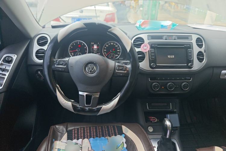 Used Volkswagen Tiguan 2015 1.8TSI Automatic Two-Wheel Drive Luxury Model Steering Wheel