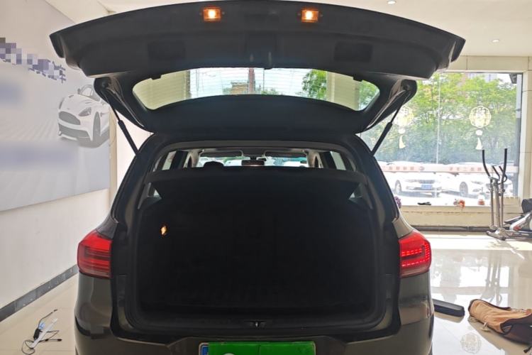 Used Volkswagen Tiguan 2015 1.8TSI Automatic Two-Wheel Drive Luxury Model Trunk