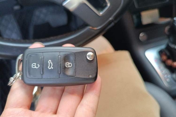Used Volkswagen Tiguan 2015 1.8TSI Automatic Two-Wheel Drive Luxury Model Vehicle Key
