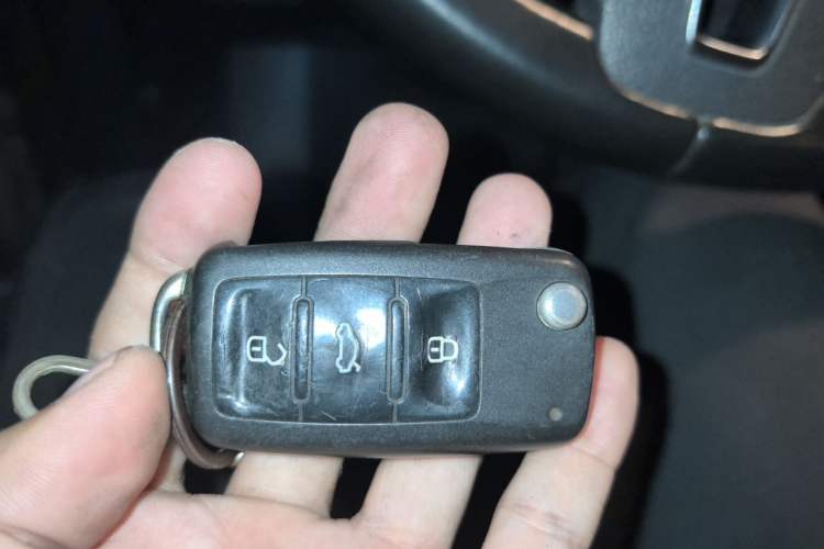 Used Volkswagen Tiguan 2015 1.8TSI Automatic Two-Wheel Drive Luxury Model Vehicle Key