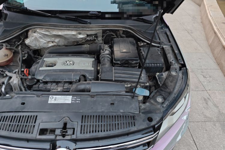 Used Volkswagen Tiguan 2015 2.0 TSI Automatic All-Wheel Drive Flagship Edition Engine Bay Left