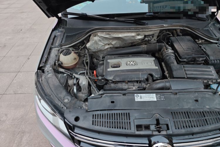 Used Volkswagen Tiguan 2015 2.0 TSI Automatic All-Wheel Drive Flagship Edition Engine Bay Right
